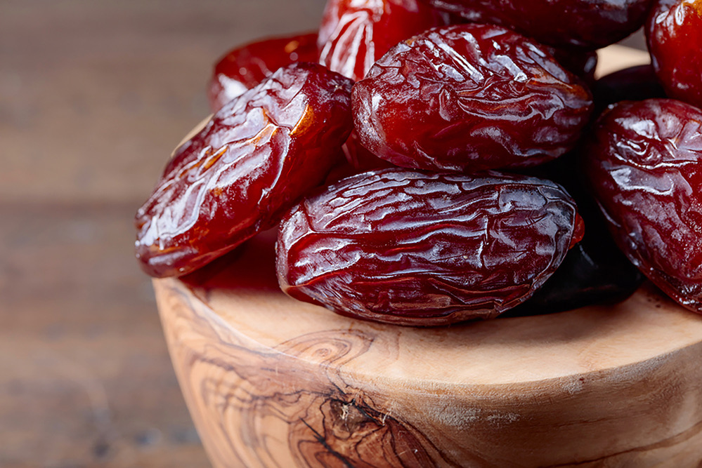 Discover the best Iranian dates for export. Compare Piarom, Mazafati, Zahedi, Rabbi, Kabkab, Shahani, and Khasoei dates to choose the ideal variety for your market.