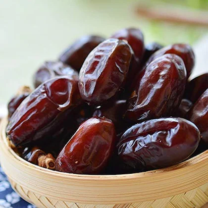 Discover how dates are graded worldwide — from size and moisture to sugar content and appearance. A must-read guide for bulk buyers and importers of premium dates.